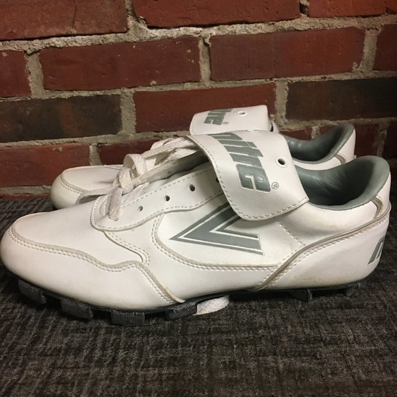 Mitre Cleats - Picture 4 of 5